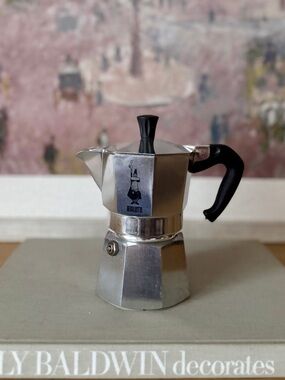 Bialetti Small Silver Moka Express Espresso Maker - 3 cups aprox.